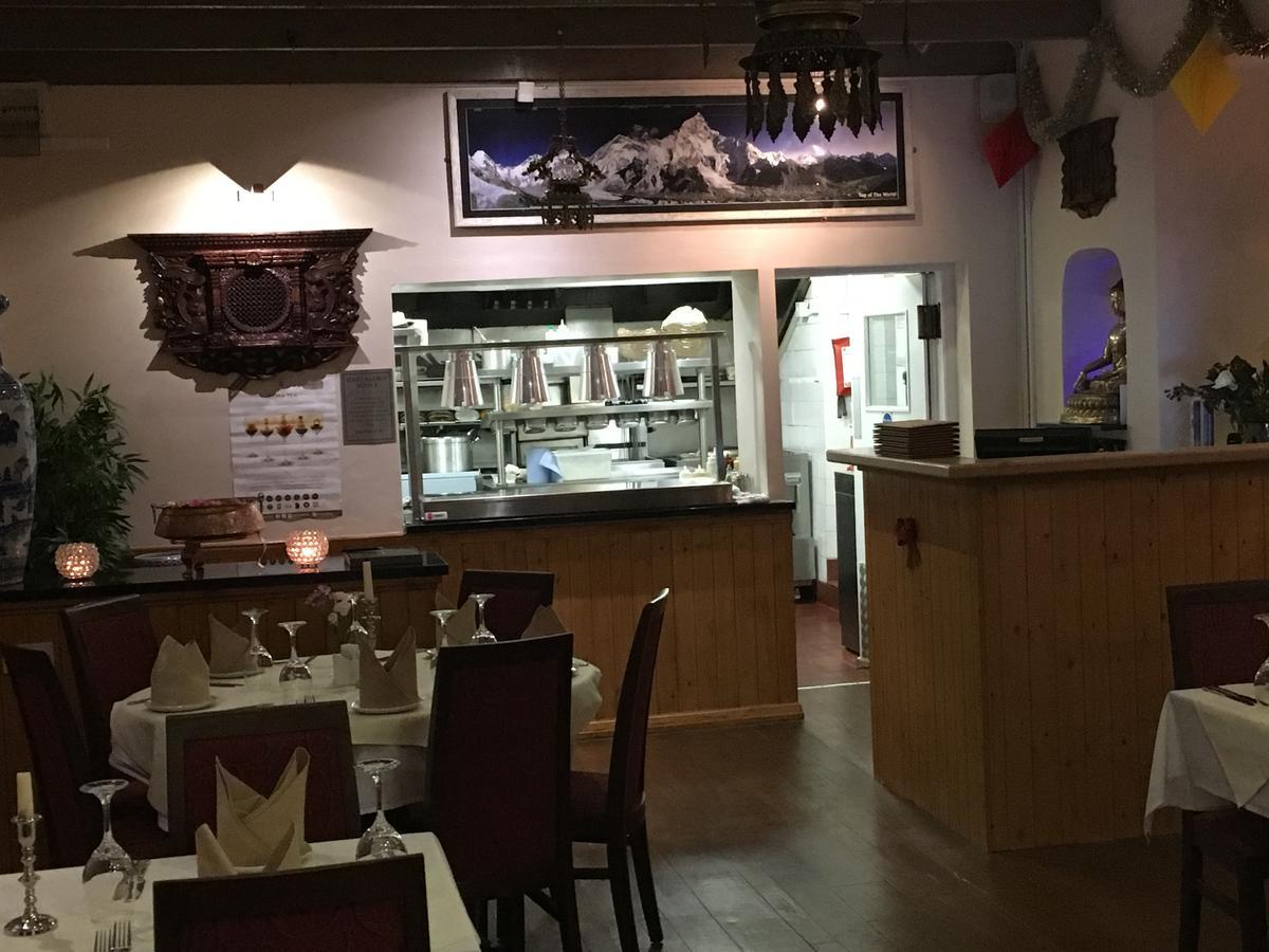 Lion And Fiddle Hotel Trowbridge Kültér fotó